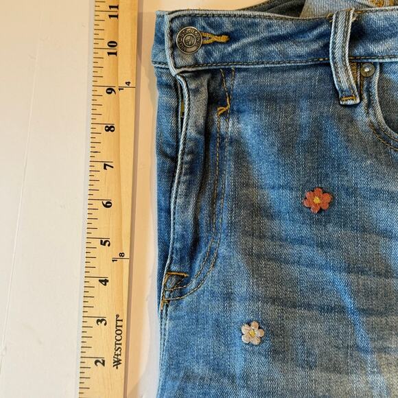 Vigoss Floral Embroidered Jean Shorts Sz 16 | Boho Festival Daisycore Denim - Picture 7 of 9